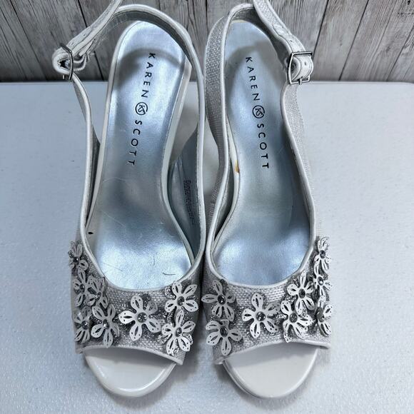 New Karen Scott Bronaa Sandals Women‎ 6 Silver Peep Toe Slingback Classic Pump - Picture 1 of 10